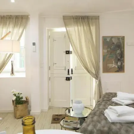 Apartment Central Cozy & Near The Subway Lisbon