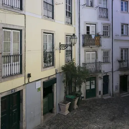 Central Cozy & Near The Subway Lisbon