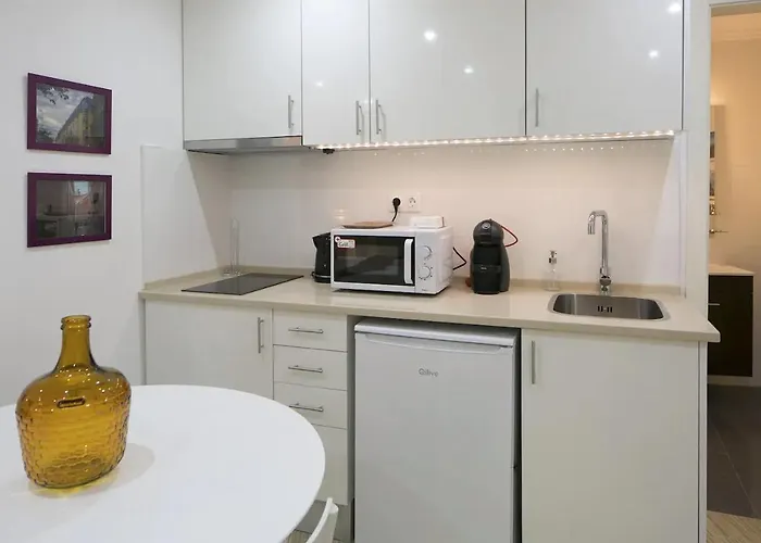 Apartment Central Cozy & Near The Subway