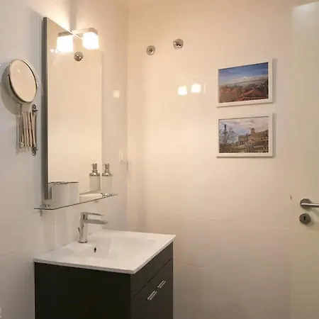 Central Cozy & Near The Subway Lägenhet *